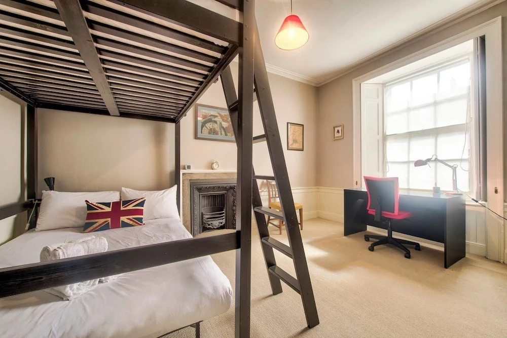 Historic City Centre Georgian Townhouse Free Parking And Garden