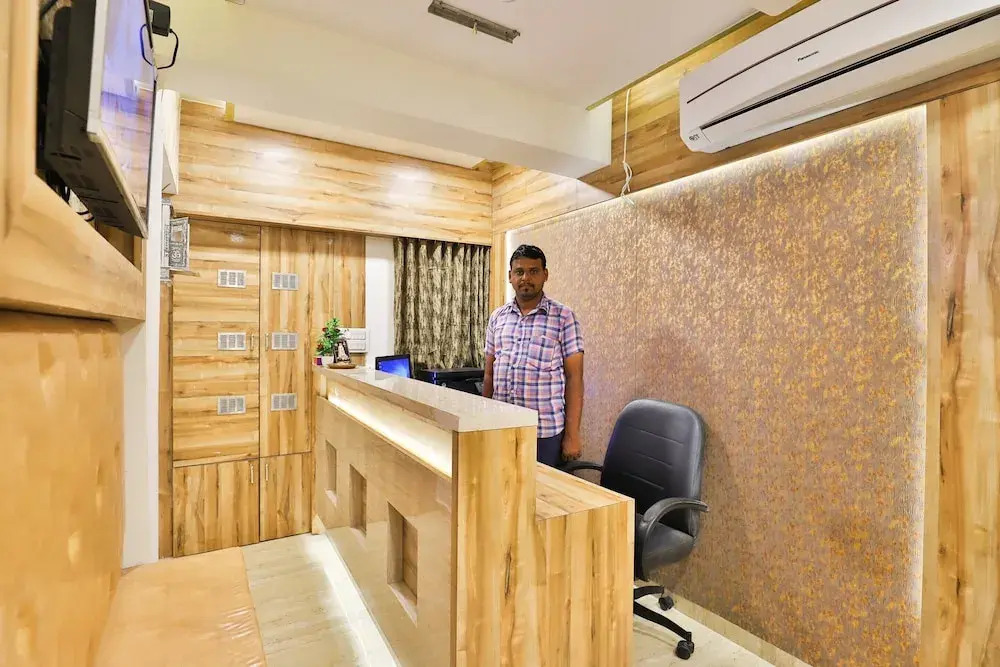 OYO 24950 Hotel Shree Balaji Residency