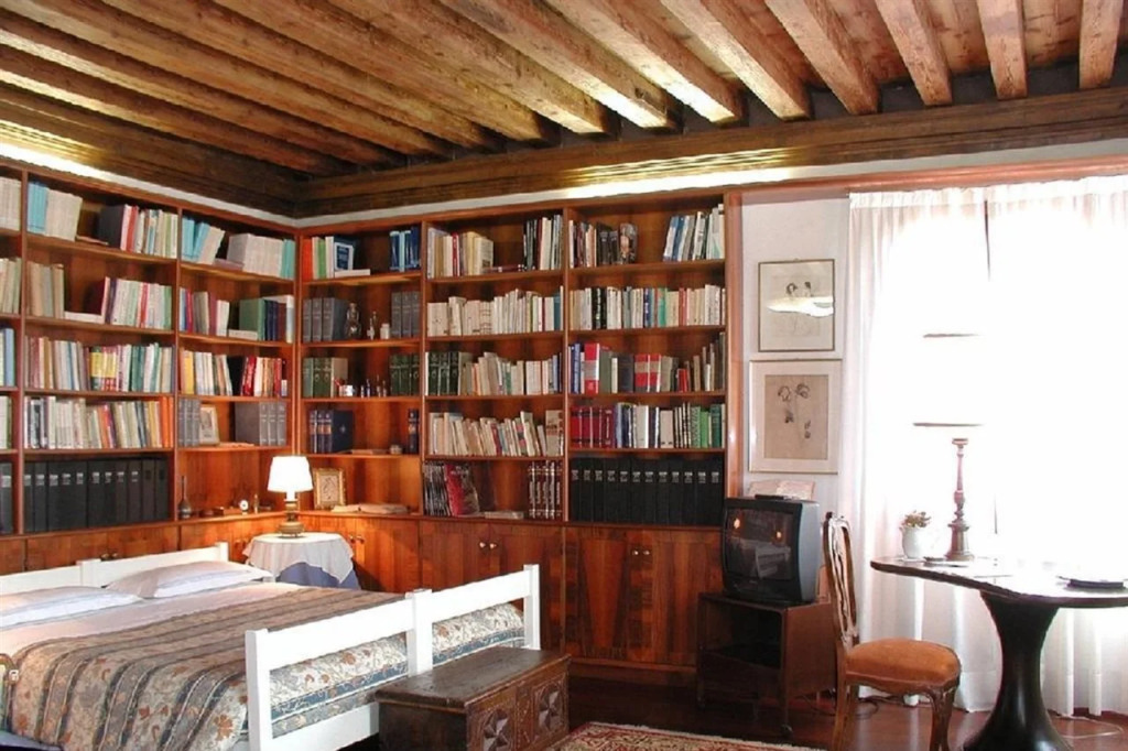 At Home a Palazzo