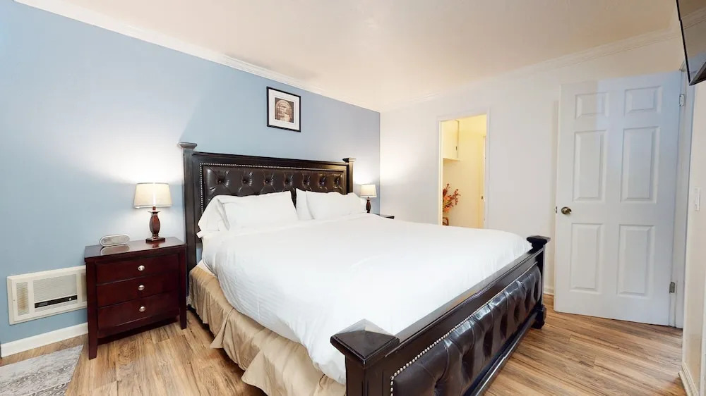 Krystal Villas East 312 Quaint and Cozy, Great Value for your Mammoth Getaway by RedAwning