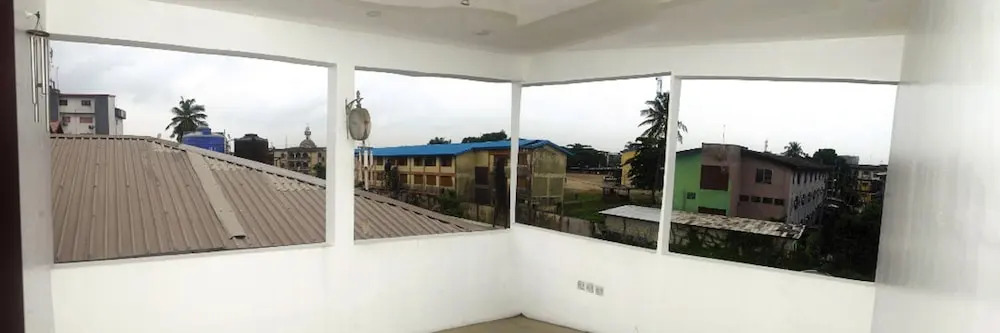 Inviting 2-bed Apartment in Lagos -canal Views