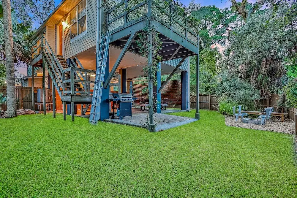 Home With Enclosed Yard, Fire Pit, Wifi, W/d, & AC - Great Location