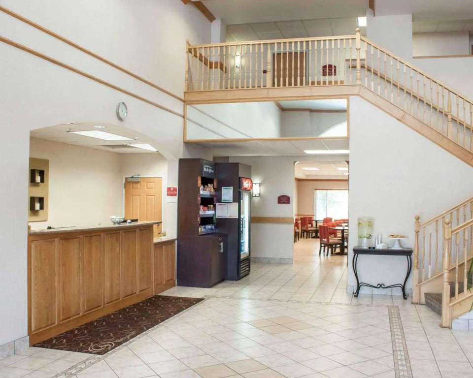 Comfort Suites Airport
