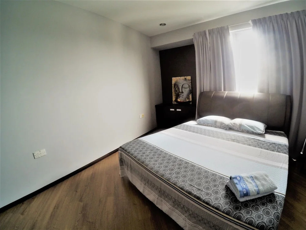 PJ8 Service Suites by Airhost