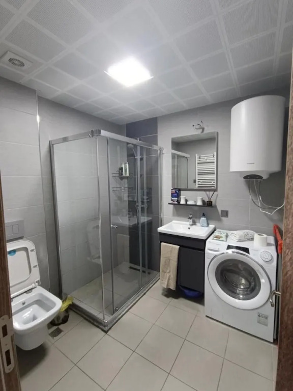18th Floor Condo With Pool & Fitness Center