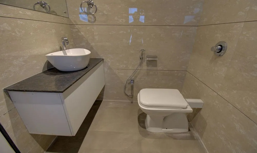 Hotel Amisha International