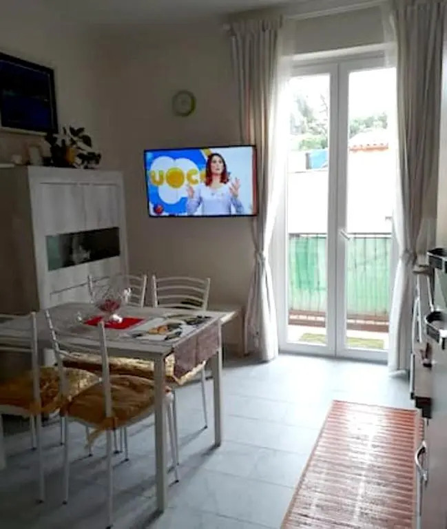 One bedroom appartement with city view terrace and wifi at Roma