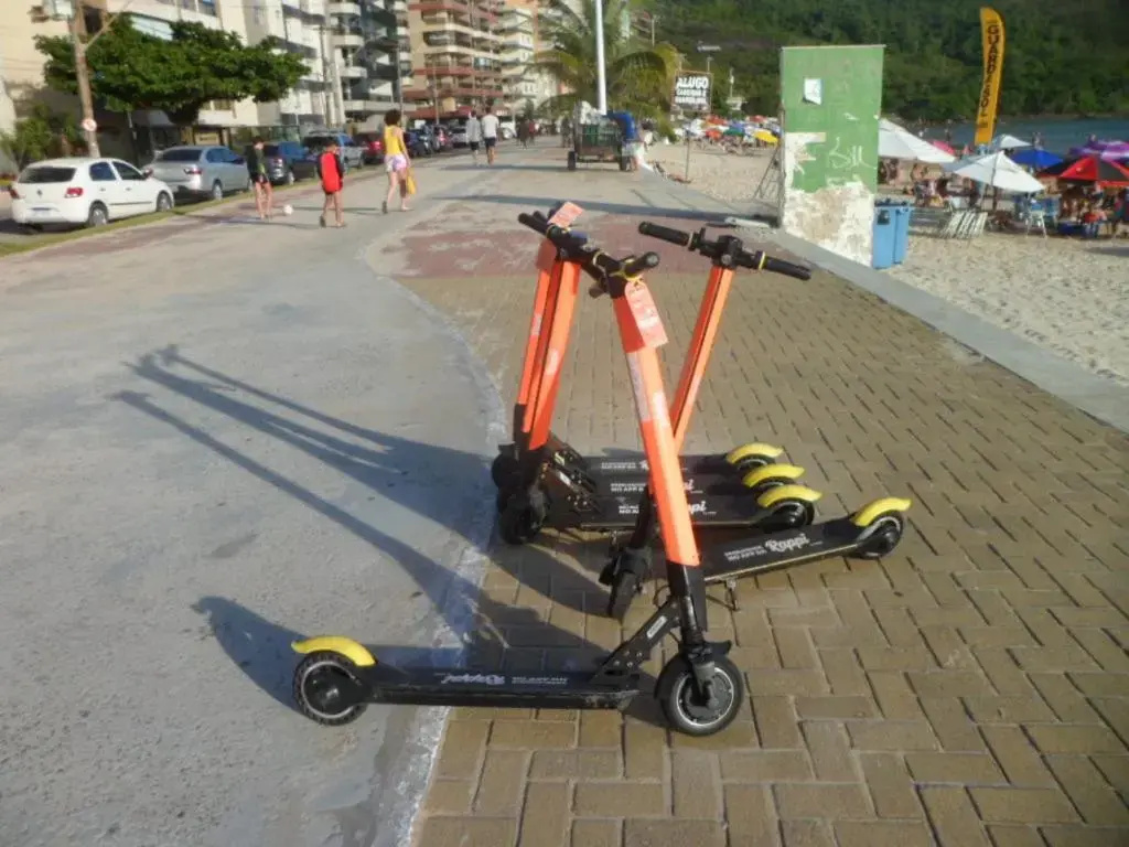 Apartamento Frente para o Mar-PÉ NA AREIA -VISTA TOTAL PARA O MAR -ÁREA DE CHURRASCO PRIVATIVA COBERTA-WIFI-NETFLIX -DISNEY PLUS -STARMAX- HBO MAX - JOGOS- FIRE TV STICK POR COMANDO DE VOZ- TV DE ASSINATURA EM TODOS OS QUARTOS