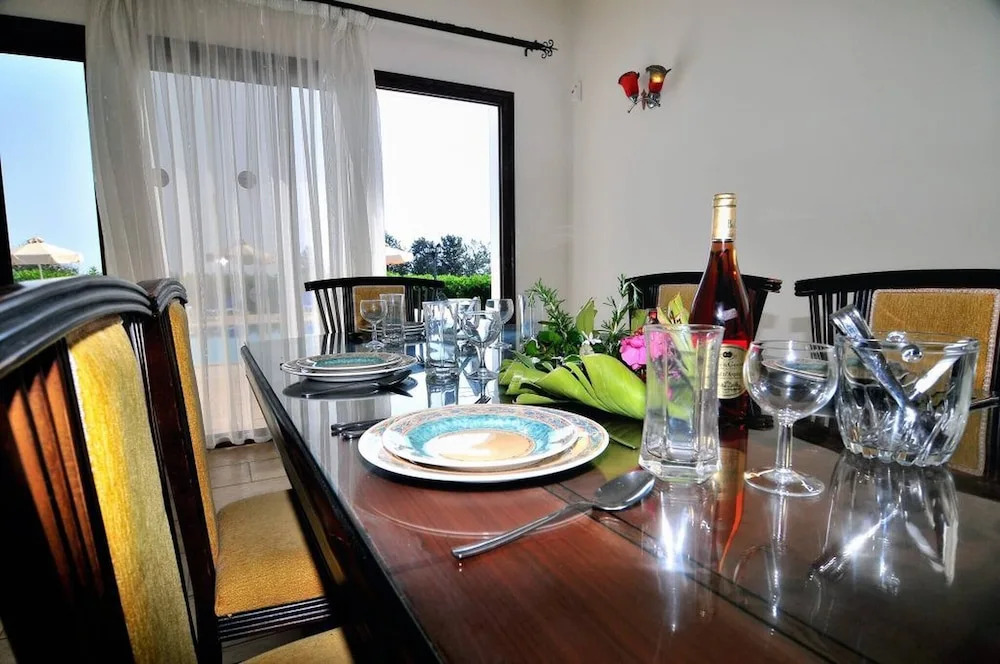 Impressive Large Villa Huge Heated Pool Garden