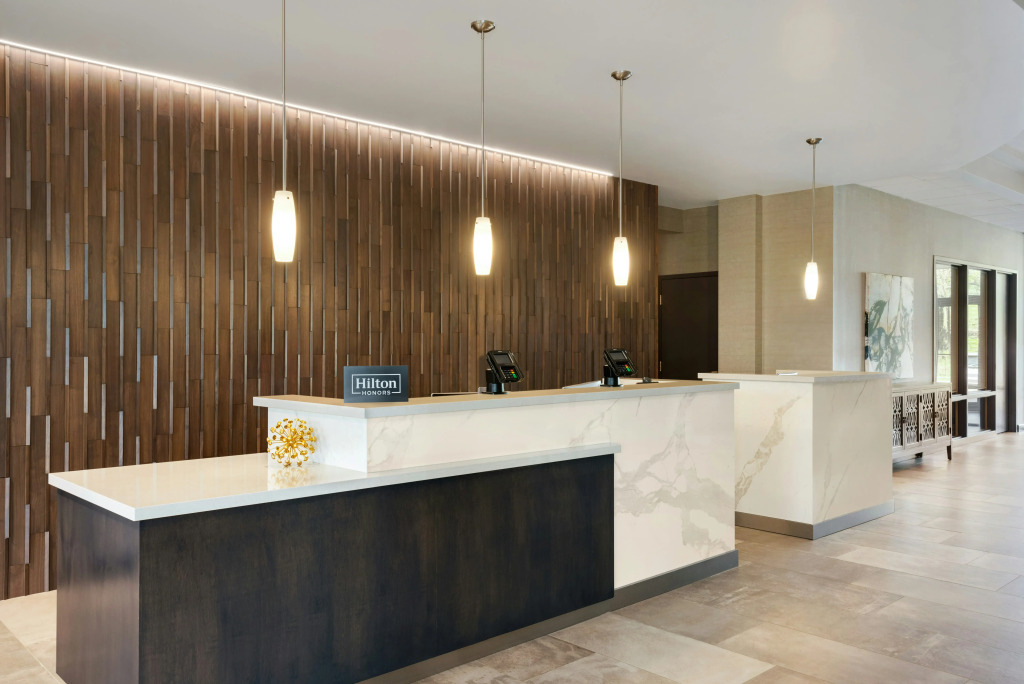DoubleTree by Hilton St. Paul, MN