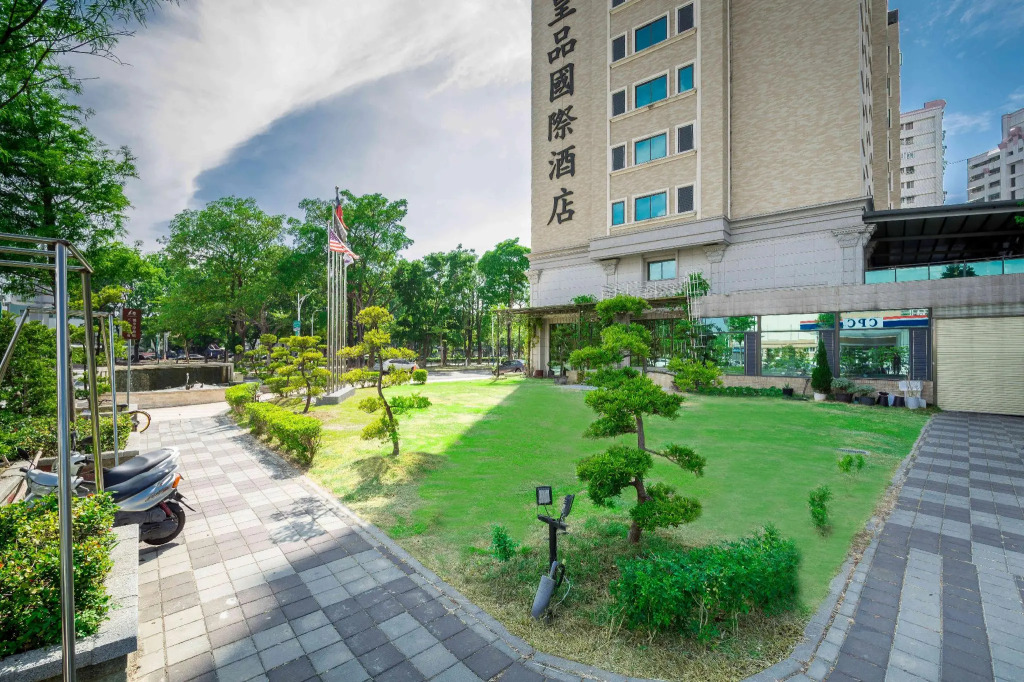 Royal Chiayi Hotel