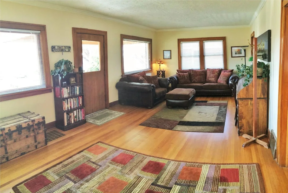 Downtown 5-Bedroom Home with a Hot Tub