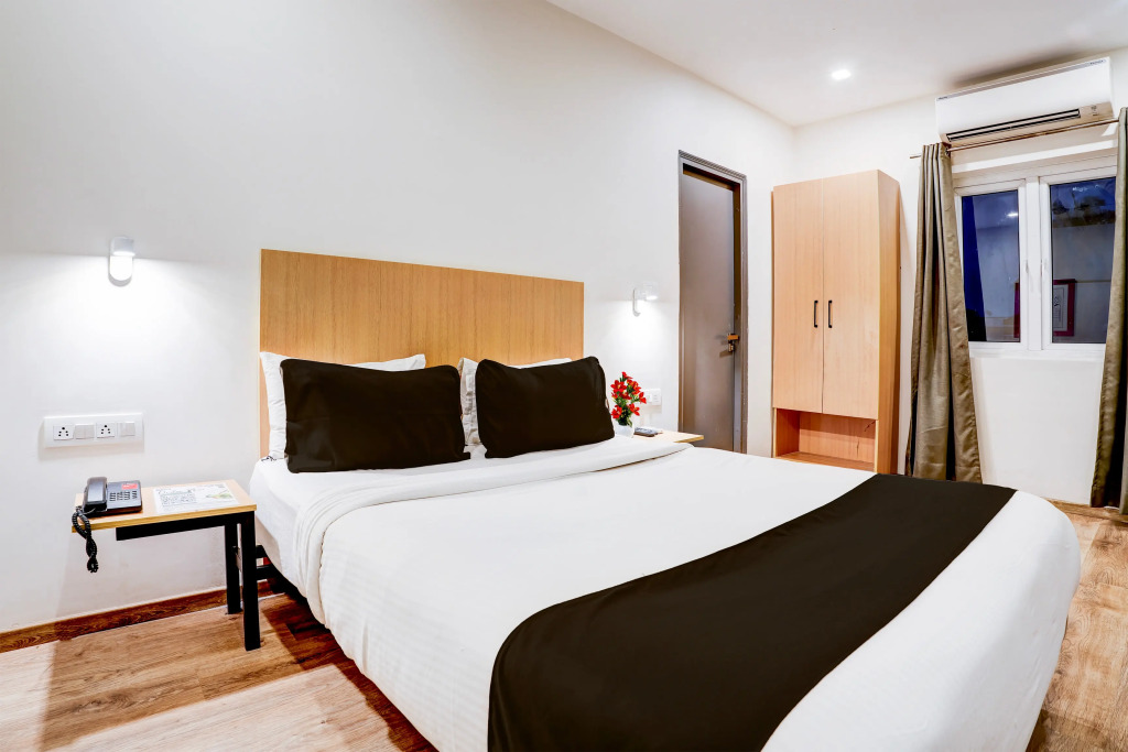 Townhouse Ulsoor Near Halasuru Metro Station