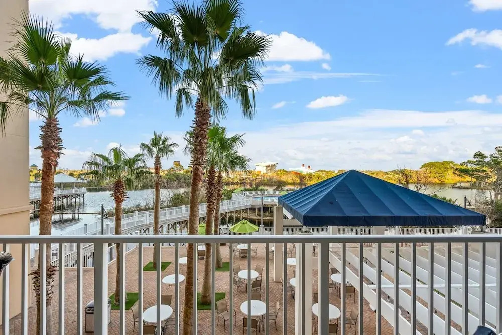 Laketown Wharf Unit 104
