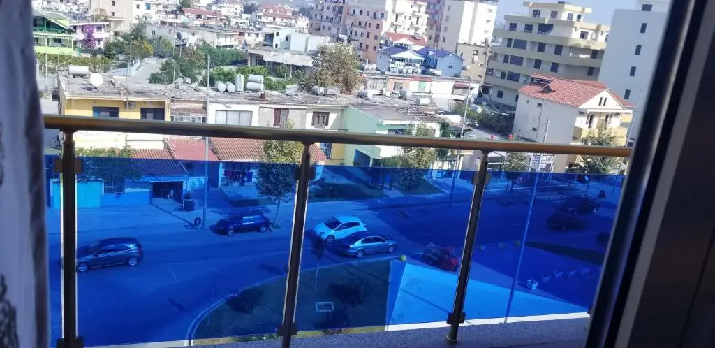 Hotel 3 Vellezerit