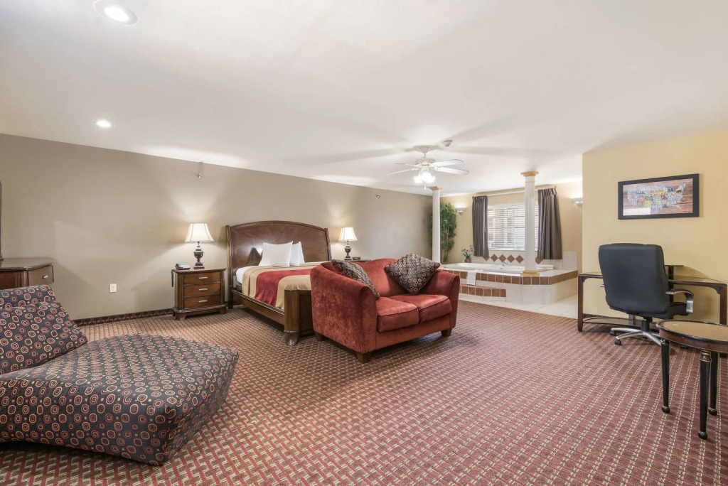 Bryant Inn And Suites