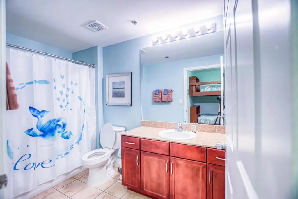 11 TH FLOOR In Laketown Wharf 1 BD, 2 Bathroom with Amazing Amenities, 1114!