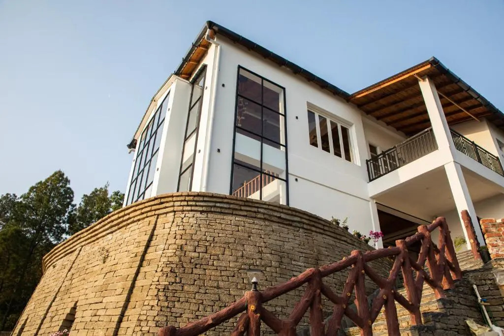 Spellmount - Himalayan View Infinity Pool Resort In Kausani