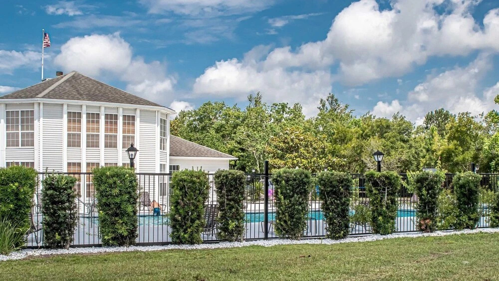 Charming 2BR Condo w/ Private Balcony in Gulf Shores, Pool, Hot Tub
