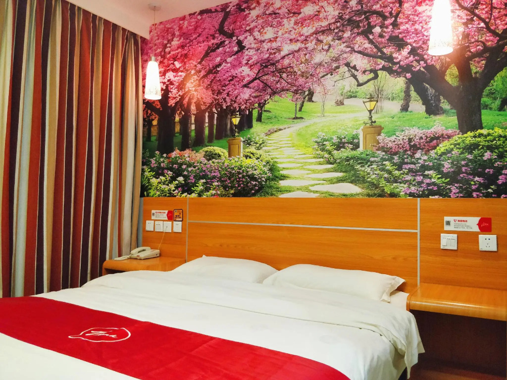 Thank Inn Hotel Gansu Zhangye Bell And Drum Tower