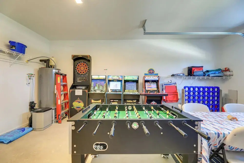 Beaufort Townhome w/ Game Room: 8 Mi to Beaches!