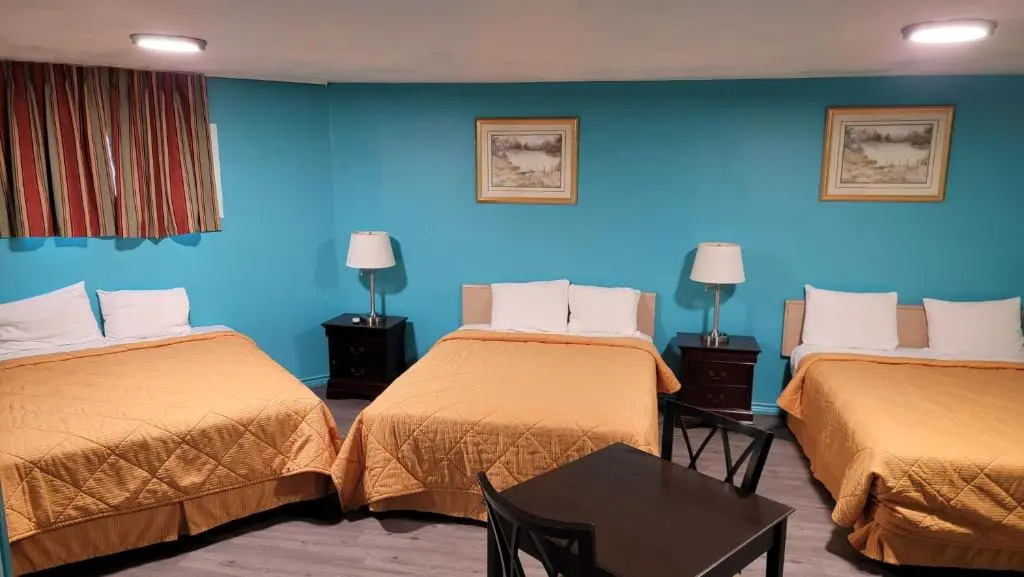 TRADE WINDS MOTEL