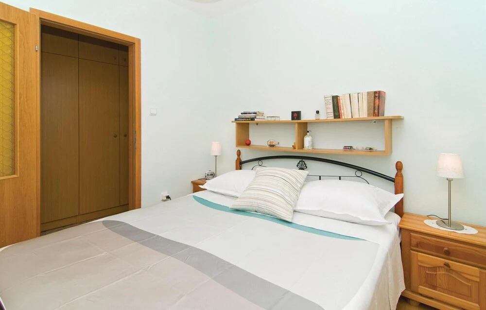 Awesome Home in Pisak With 3 Bedrooms, Private Swimming Pool and Wifi