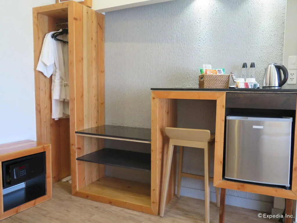 Cuarto Hotels Cebu