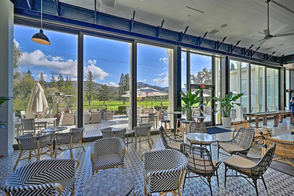 Bright & Airy Napa Condo W/patio on Golf Course!