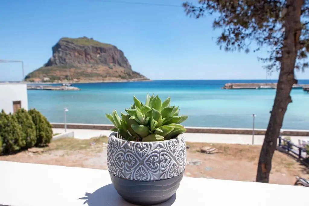 Aeolos Guesthouse