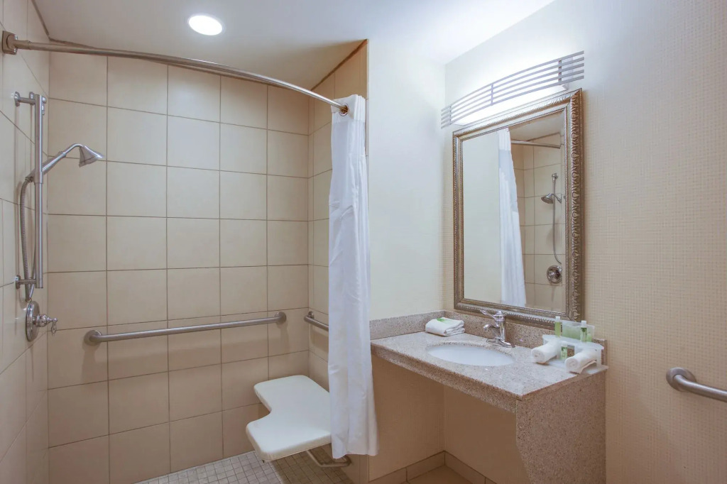 Holiday Inn Express Hotel & Suites Greensboro-East by IHG