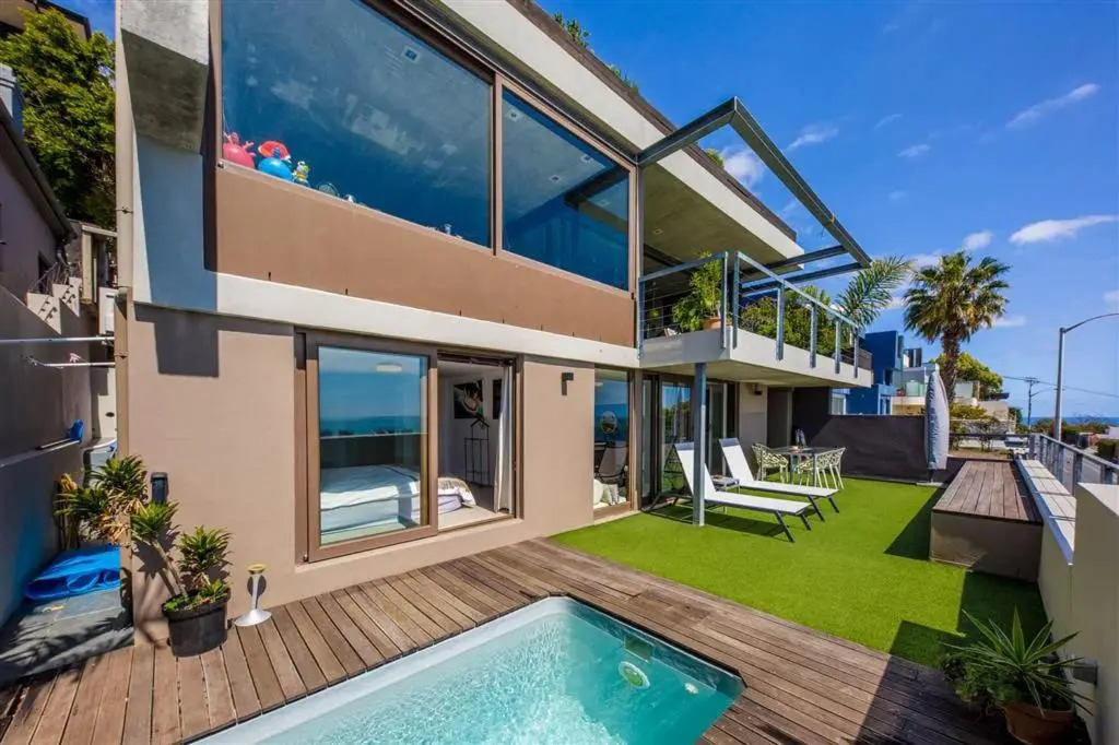 Cape Town Skyroof apartment LOADSHED PROOF Ocean Views
