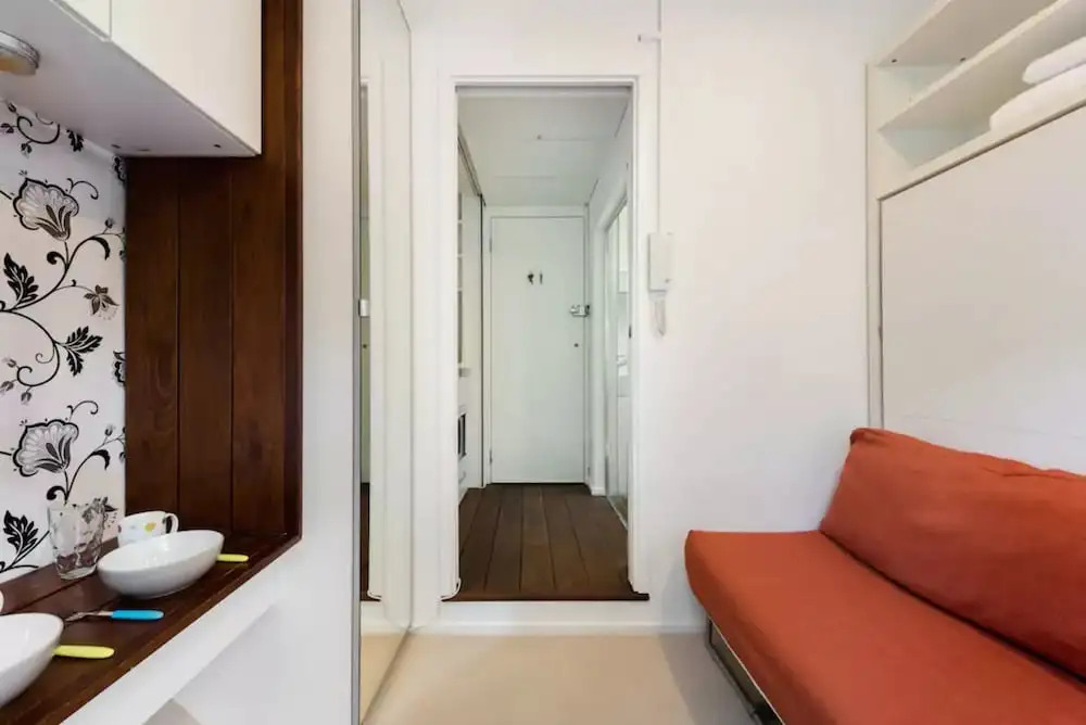 Earls Court Apartments by BaseToGo