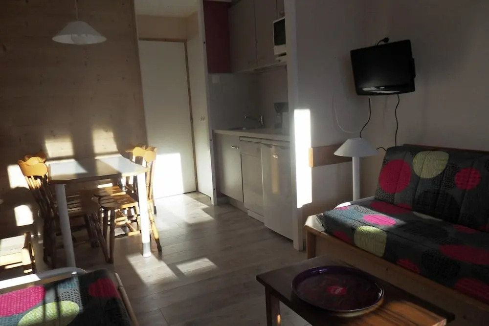 Belle Plagne Apartment for 3/4 People of 23 mÂ² on the Slopes Peg309