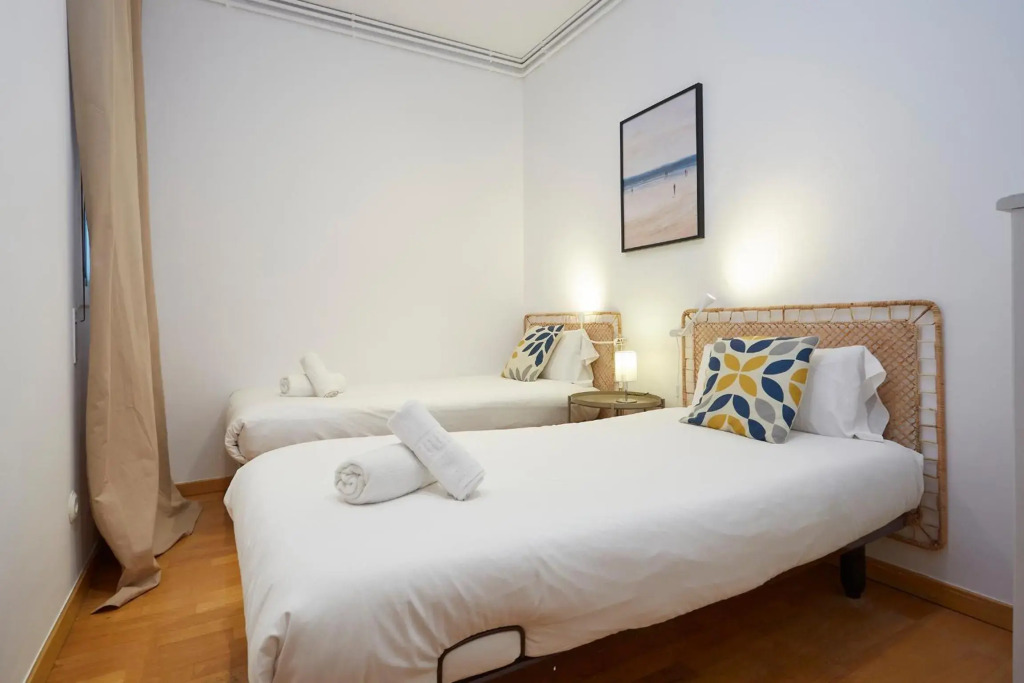 42ARA156 - Spacious apartment in Eixample