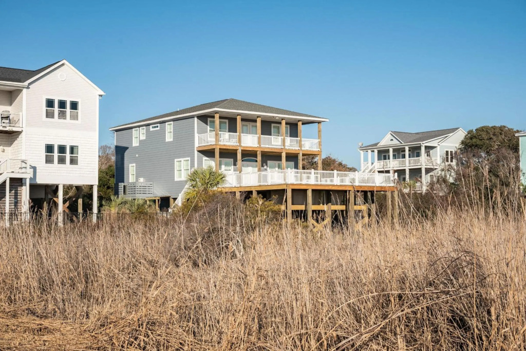 Ocean Wind by Oak Island Accommodations