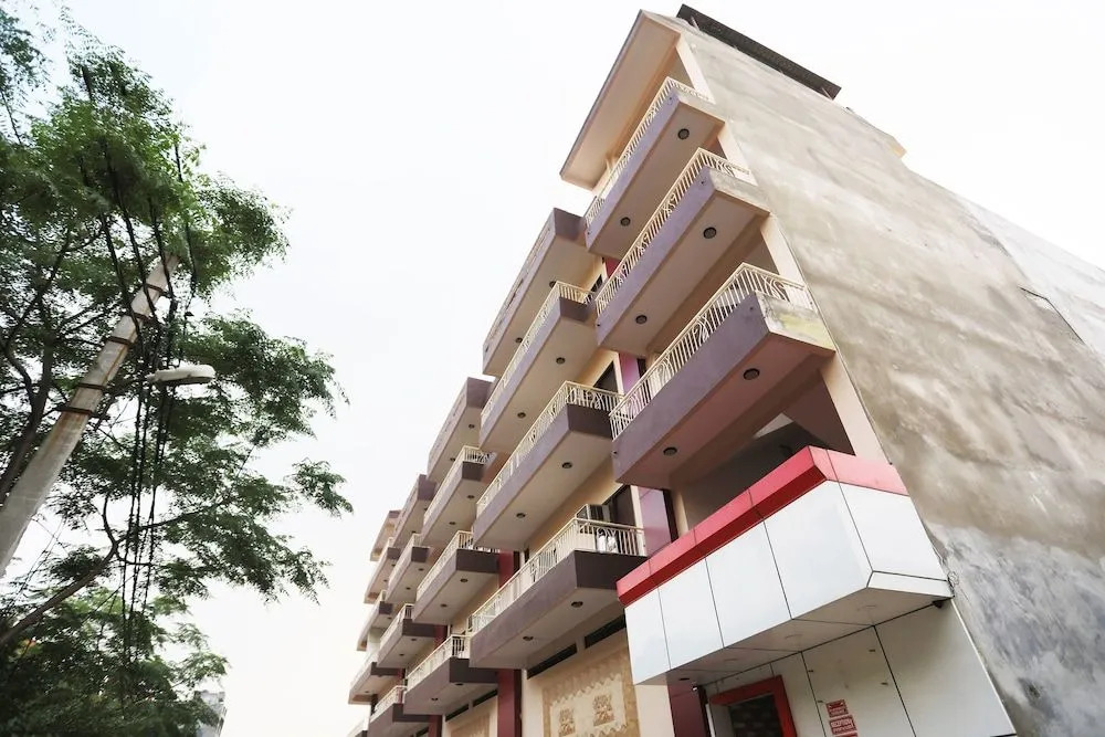 Oyo 14654 Brs Homes