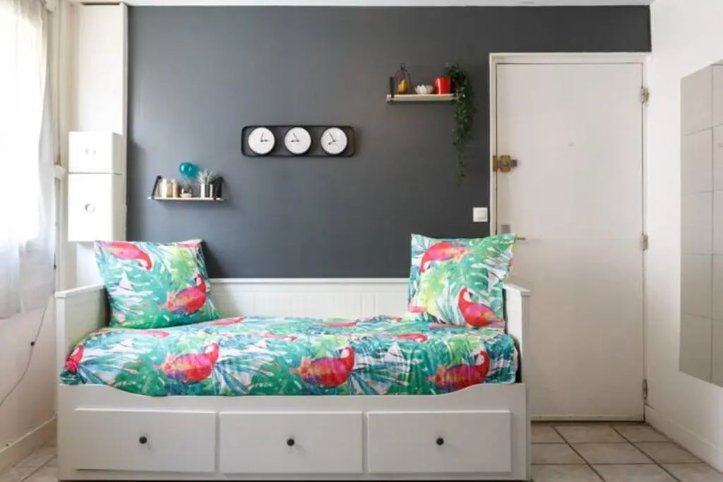 PARIS Proche : Studio tranquille et cosy