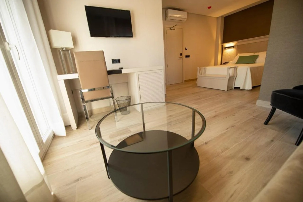 Hotel y Apartamentos Diufain