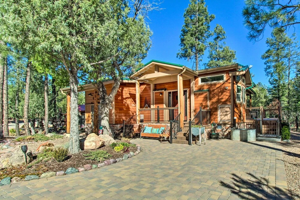 Near Hiking Cabin with Deck and Grill in Show Low