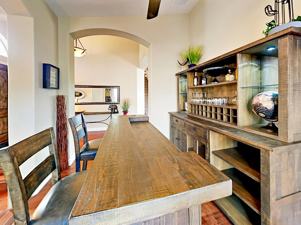E Sandia Circle - 5 Br Home