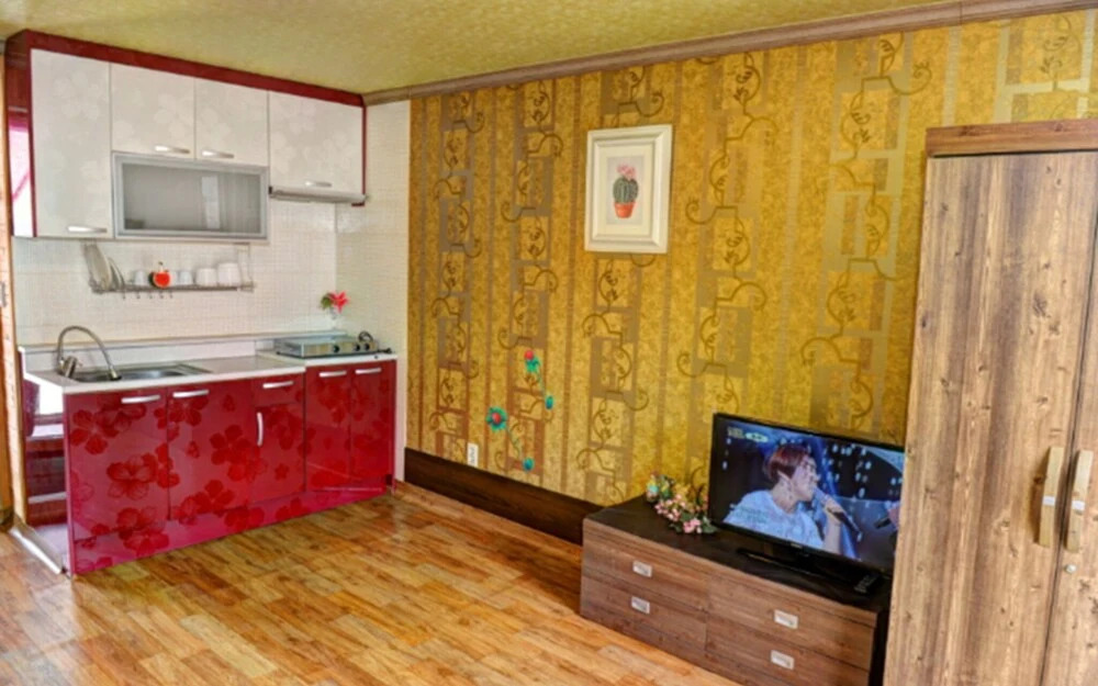 Yeongwol Riverside White House Pension