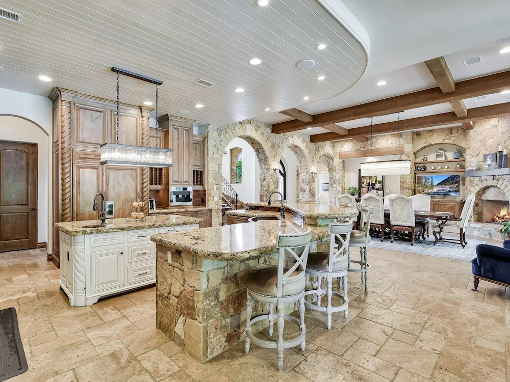 The Above Casa Tranquility Lake Austin 5 Bedroom Estate
