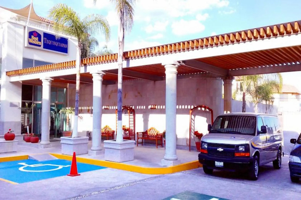 Hecthorny San Carlos Tequisquiapan, BW Signature Collection