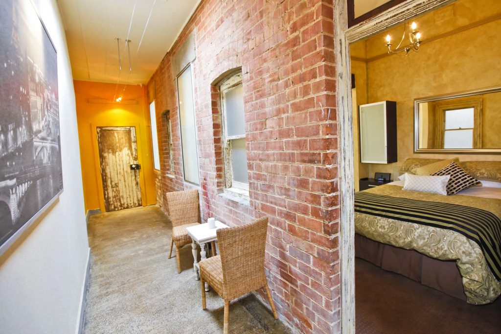 Indulge Apartments - Eighth