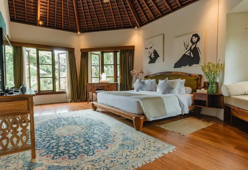 LataLiana Seminyak