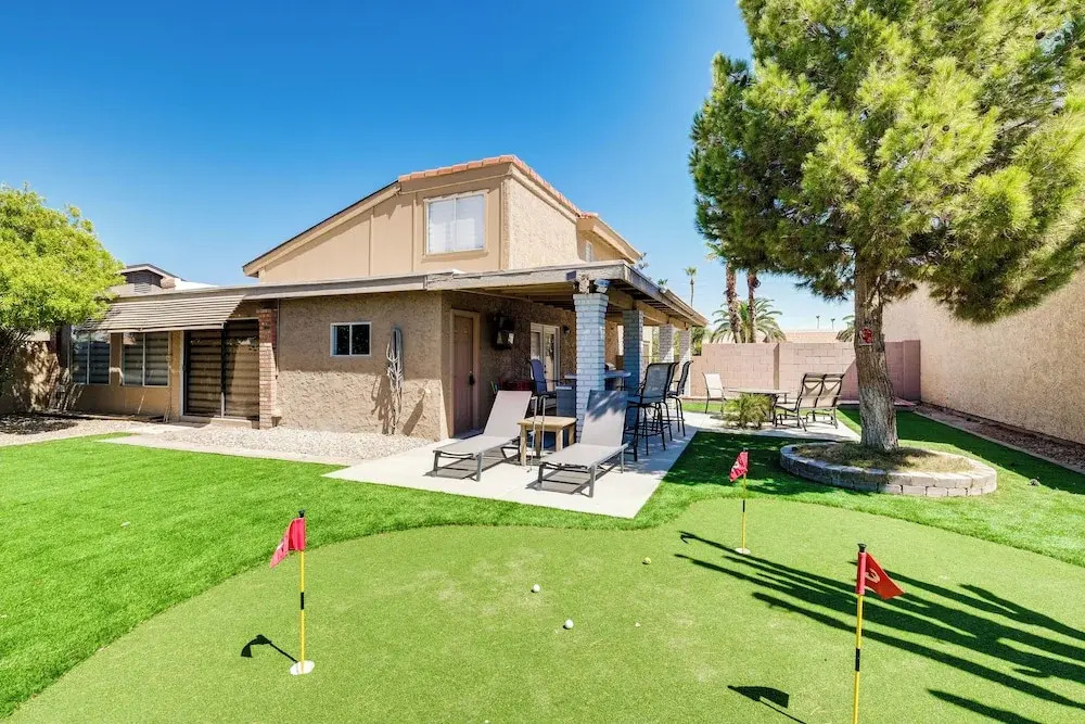 Private Putting Green & Patio: Sun Lakes Home!