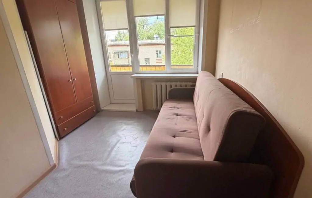 Moment House  на Кременчугская  42к1