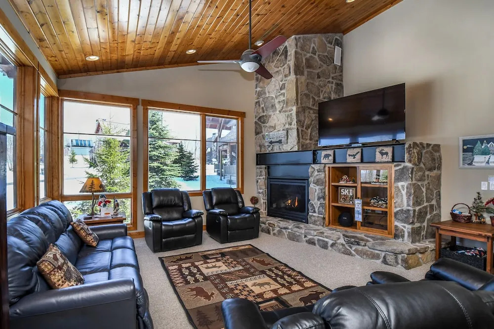 Glacier Paradise 5 Bedroom Townhome
