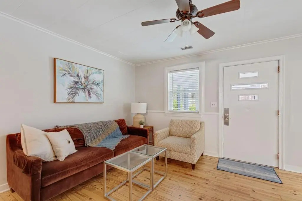 208 W Ashley - Central Location - 2 Mins to the Beach